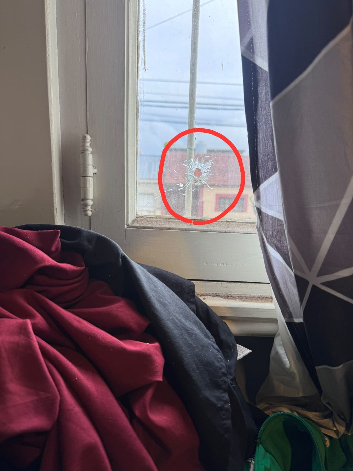 VIDEO | Recibieron a tiros a la Policía durante un allanamiento por homicidio en Mar del Plata: un detenido y cinco aprehendidos